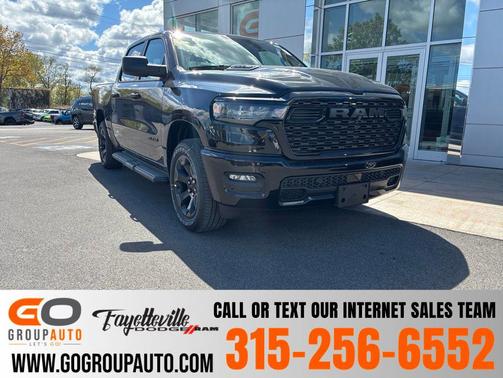 Diamond Black Crystal Pearlcoat 2026 RAM 1500 Express