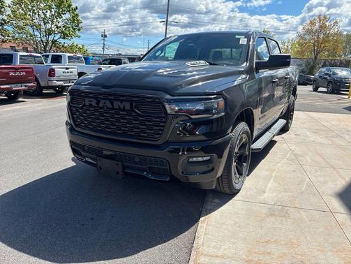 Diamond Black Crystal Pearlcoat 2026 RAM 1500 Express