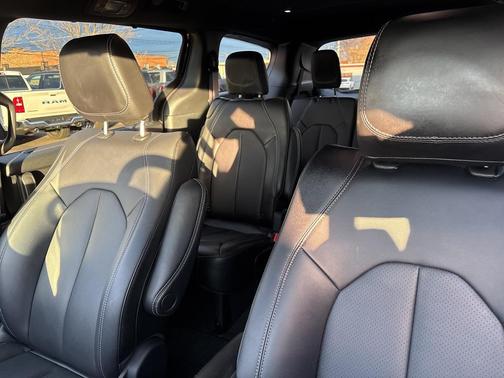 2025 Chrysler Pacifica L