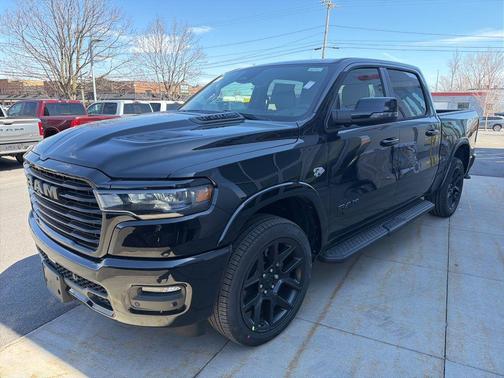 Diamond Black Crystal Pearlcoat 2026 RAM 1500 Laramie