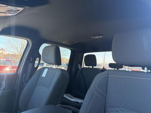 Diamond Black Crystal Pearlcoat 2026 RAM 3500 Big Horn Crew Cab 4x4 8' Box