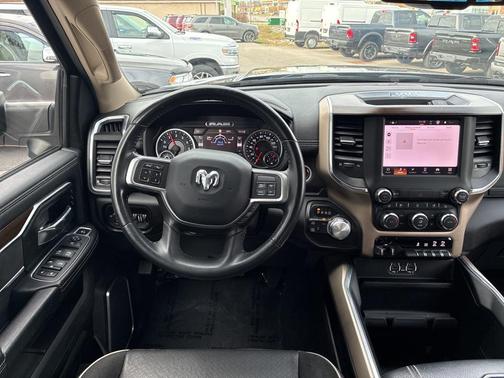 2022 RAM 2500 Laramie Crew Cab 4x4 6'4' Box