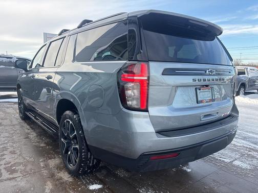 2023 Chevrolet Suburban RST