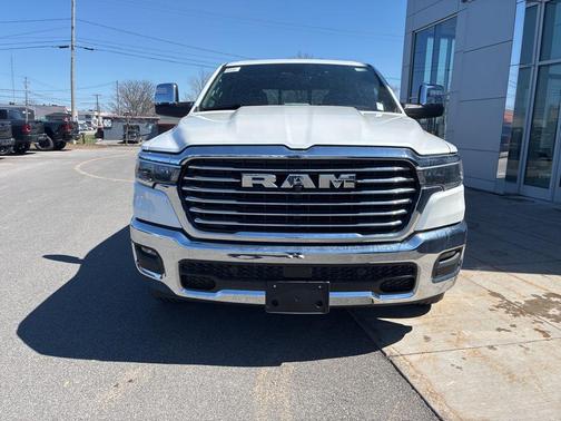 Ivory White Tri-Coat Pearlcoat 2026 RAM 1500 Laramie
