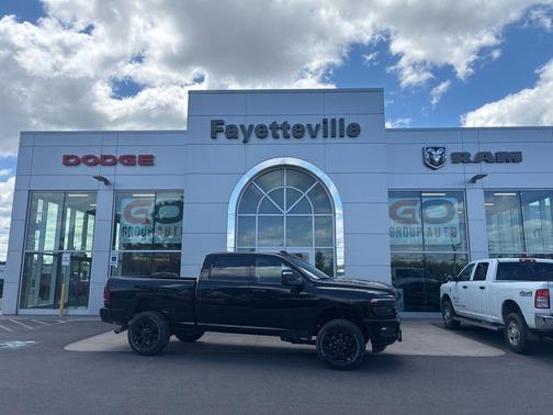Diamond Black Crystal Pearlcoat 2026 RAM 2500 Laramie Crew Cab 4x4 6'4' Box