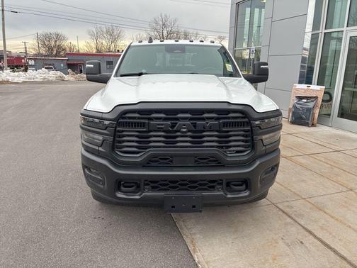 2026 RAM 2500 Tradesman Crew Cab 4x4 6'4' Box
