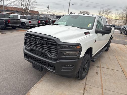 2026 RAM 2500 Tradesman Crew Cab 4x4 6'4' Box
