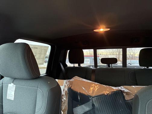 2026 RAM 2500 Tradesman Crew Cab 4x4 6'4' Box