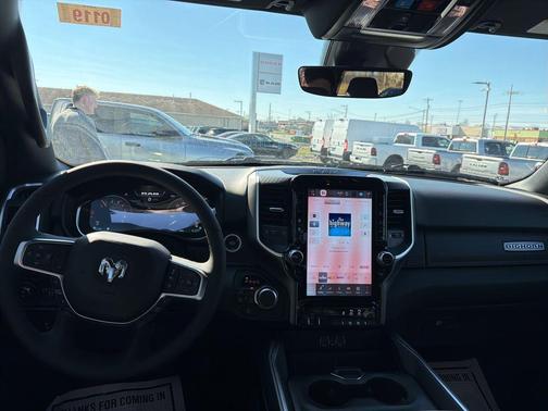 Diamond Black Crystal Pearlcoat 2026 RAM 1500 Big Horn/Lone Star