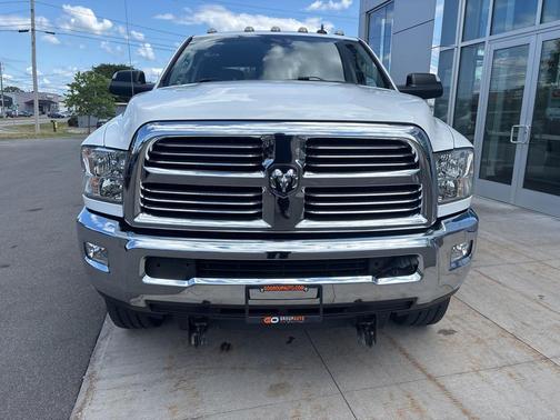 2017 RAM 2500 Big Horn Crew Cab 4x4 6'4' Box