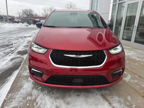 2025 Chrysler Pacifica L