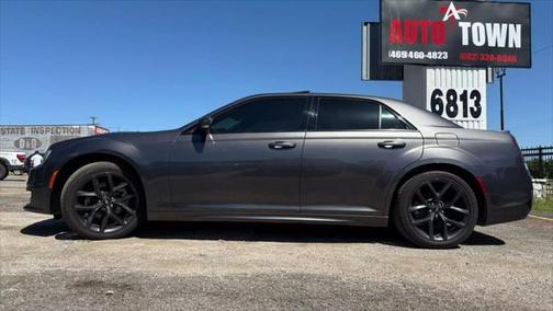 2022 Chrysler 300 S
