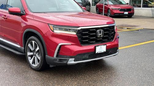 Radiant Red Metallic II 2025 Honda Pilot Elite