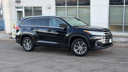 Black 2019 Toyota Highlander