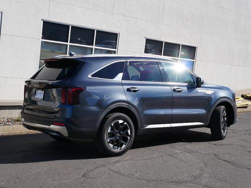 2024 Kia Sorento S
