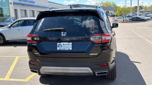 Crystal Black Pearl 2025 Honda Pilot Touring