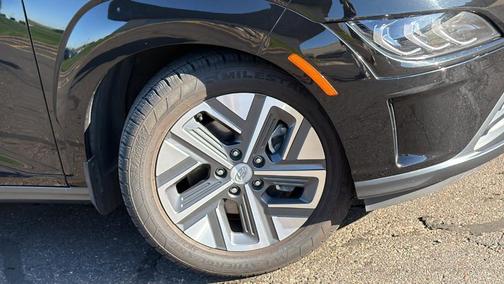 Abyss Black Pearl 2023 Hyundai KONA EV Limited