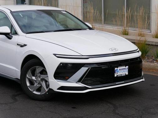 2025 Hyundai SONATA SE
