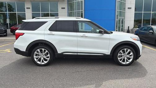 Star White 2023 Ford Explorer Platinum