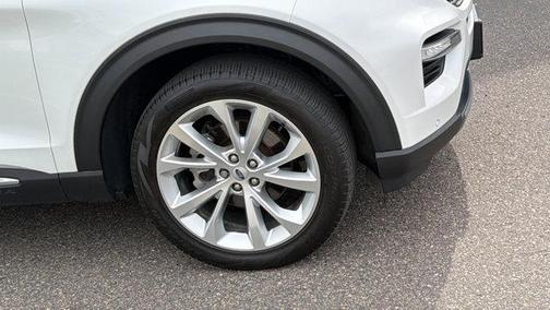 Star White 2023 Ford Explorer Platinum