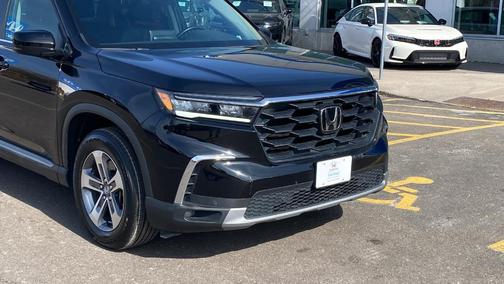 Crystal Black Pearl 2025 Honda Pilot EX-L