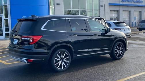 2022 Honda Pilot Touring 7-Passenger