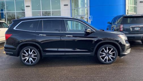 2022 Honda Pilot Touring 7-Passenger