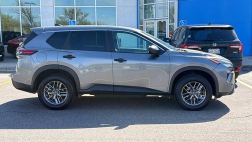 Gun Metallic 2024 Nissan Rogue S