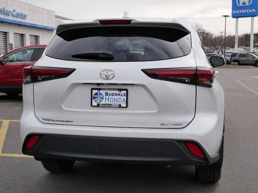 2024 Toyota Highlander XLE