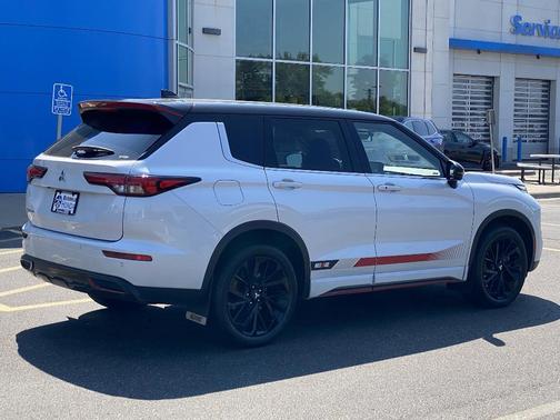2023 Mitsubishi Outlander Ralliart