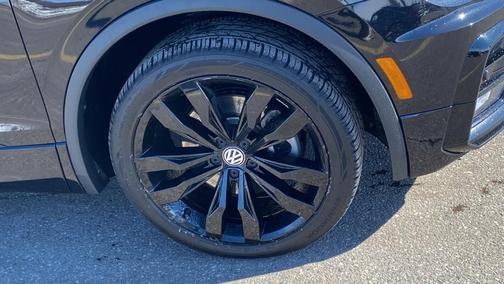 2021 Volkswagen Tiguan 2.0T SE R-Line Black