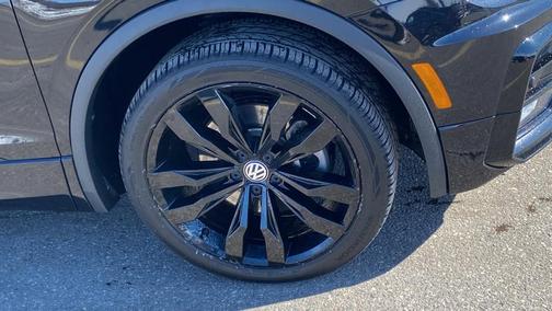 2021 Volkswagen Tiguan 2.0T SE R-Line Black