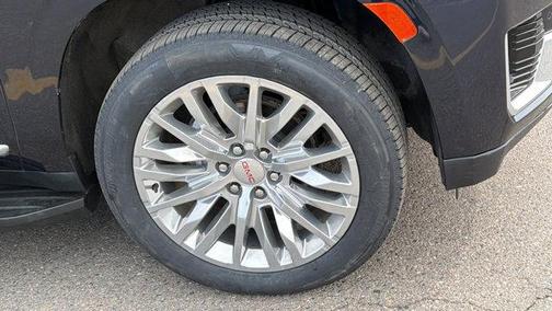 2024 GMC Yukon XL SLT