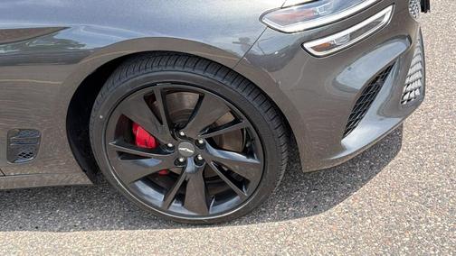 Makalu Gray 2023 Genesis G70 3.3T