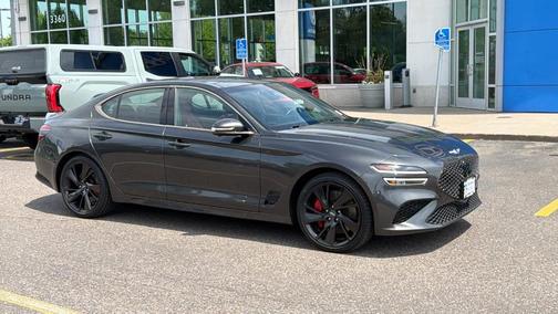 Makalu Gray 2023 Genesis G70 3.3T