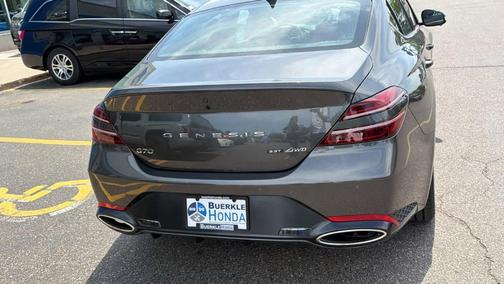 Makalu Gray 2023 Genesis G70 3.3T