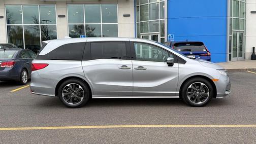 Lunar Silver Metallic 2024 Honda Odyssey Elite