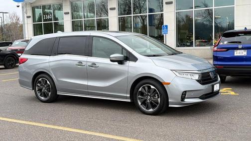 Lunar Silver Metallic 2024 Honda Odyssey Elite