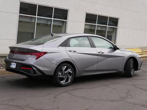 2025 Hyundai ELANTRA HEV Limited