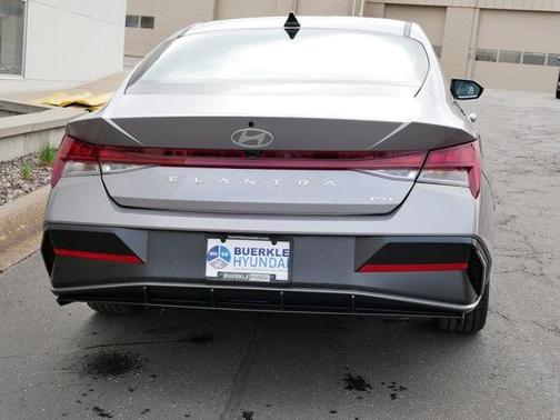 2025 Hyundai ELANTRA HEV Limited