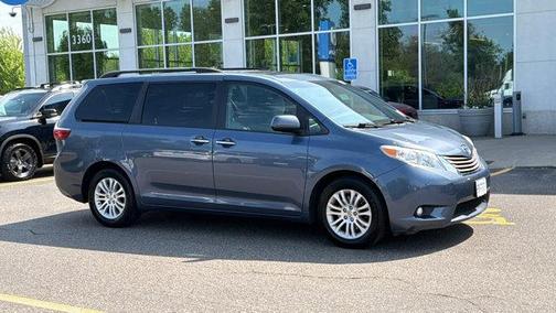 Sky Blue Pearl 2016 Toyota Sienna XLE
