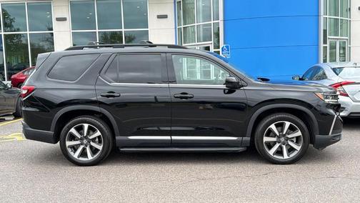 Crystal Black Pearl 2024 Honda Pilot Elite