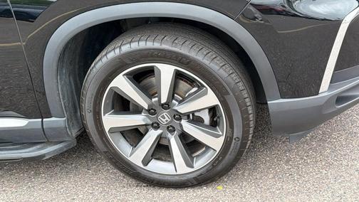 Crystal Black Pearl 2024 Honda Pilot Elite