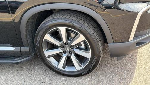 Crystal Black Pearl 2025 Honda Pilot Elite