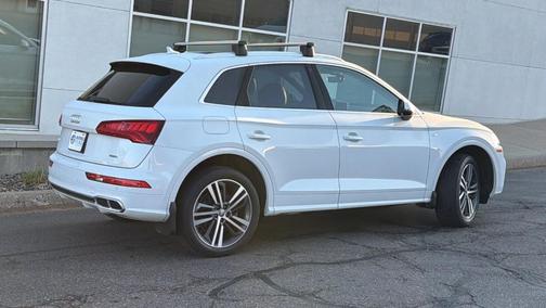 Glacier White Metallic 2020 Audi Q5 e 55 Premium