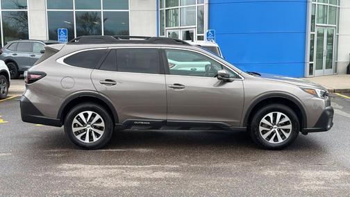 Brilliant Bronze Metallic 2021 Subaru Outback Premium