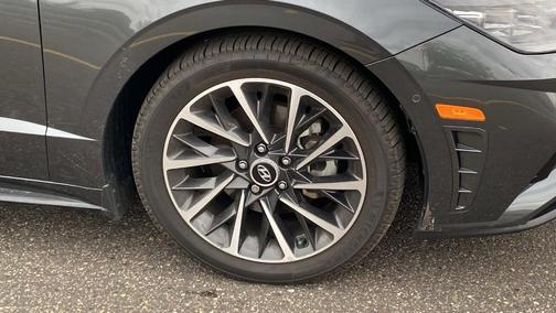2022 Hyundai SONATA Limited