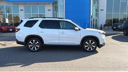 Platinum White Pearl 2024 Honda Pilot Elite
