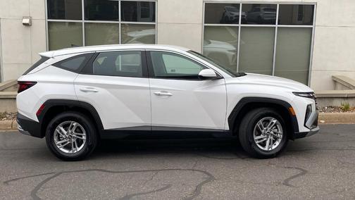 2025 Hyundai TUCSON SE