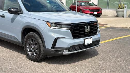 Sonic Gray Pearl 2023 Honda Pilot TrailSport